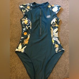 Aqua one peice zip up swimsuit, axesea, women’s m